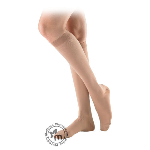 Sheer Support Stockings (140 Den) HOTT321 Makida - Durable sheer support stockings with 140 denier compression for improved circulation.