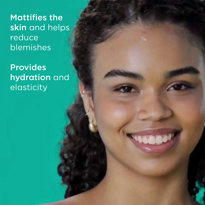 Smiling teen girl with clear skin promoting ISDIN Teen Skin Acniben oil-control gel cream benefits