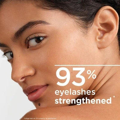 Close-up of a woman's face highlighting eyelashes strengthened by Bioderma Sensibio H2O eye makeup remover